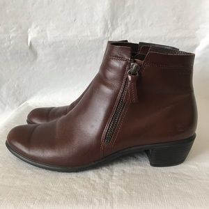 Ecco Shape Touch 35 Brown Leather Ankle Zip Booties